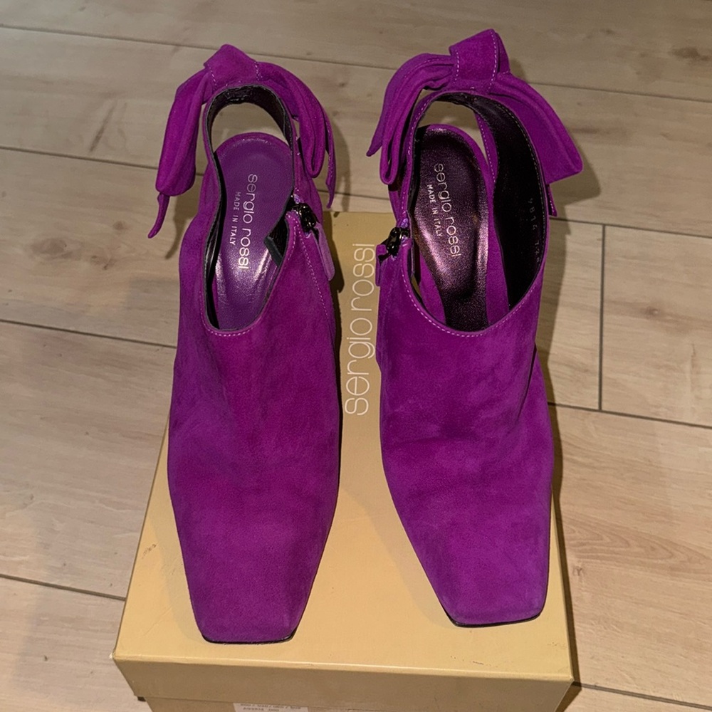 LIKE NEW Sergio Rossi Purple Heels